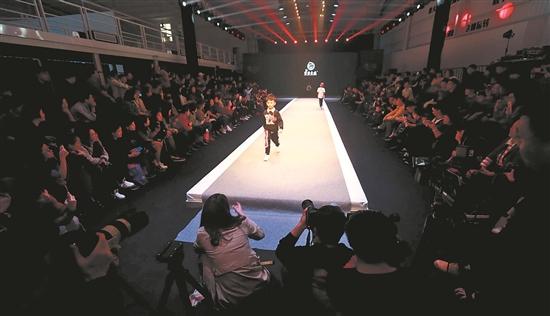2018童装品牌呈现“成人化”的表达方式设计感