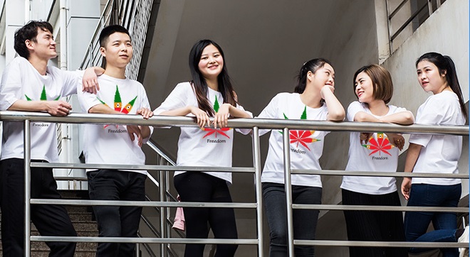 西安服装定制中班服定制为什么多人？